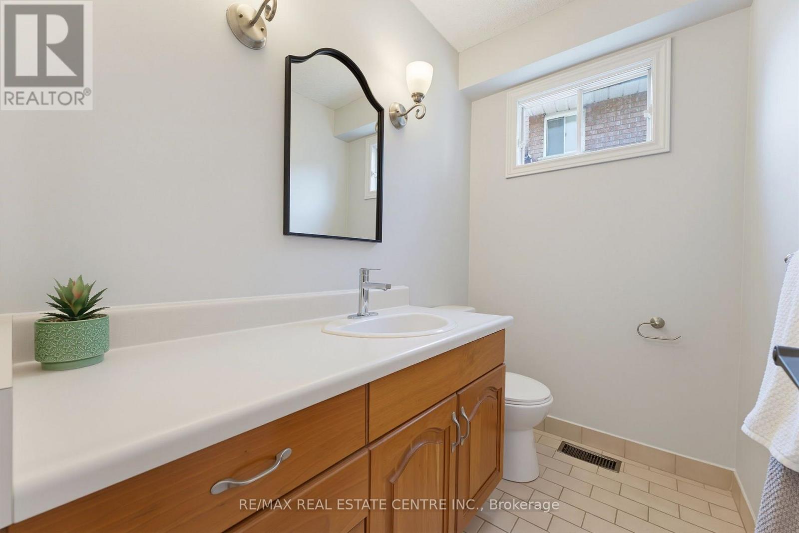 127 Michener Crescent, Kitchener, Ontario  N2A 3V3 - Photo 21 - X13631304