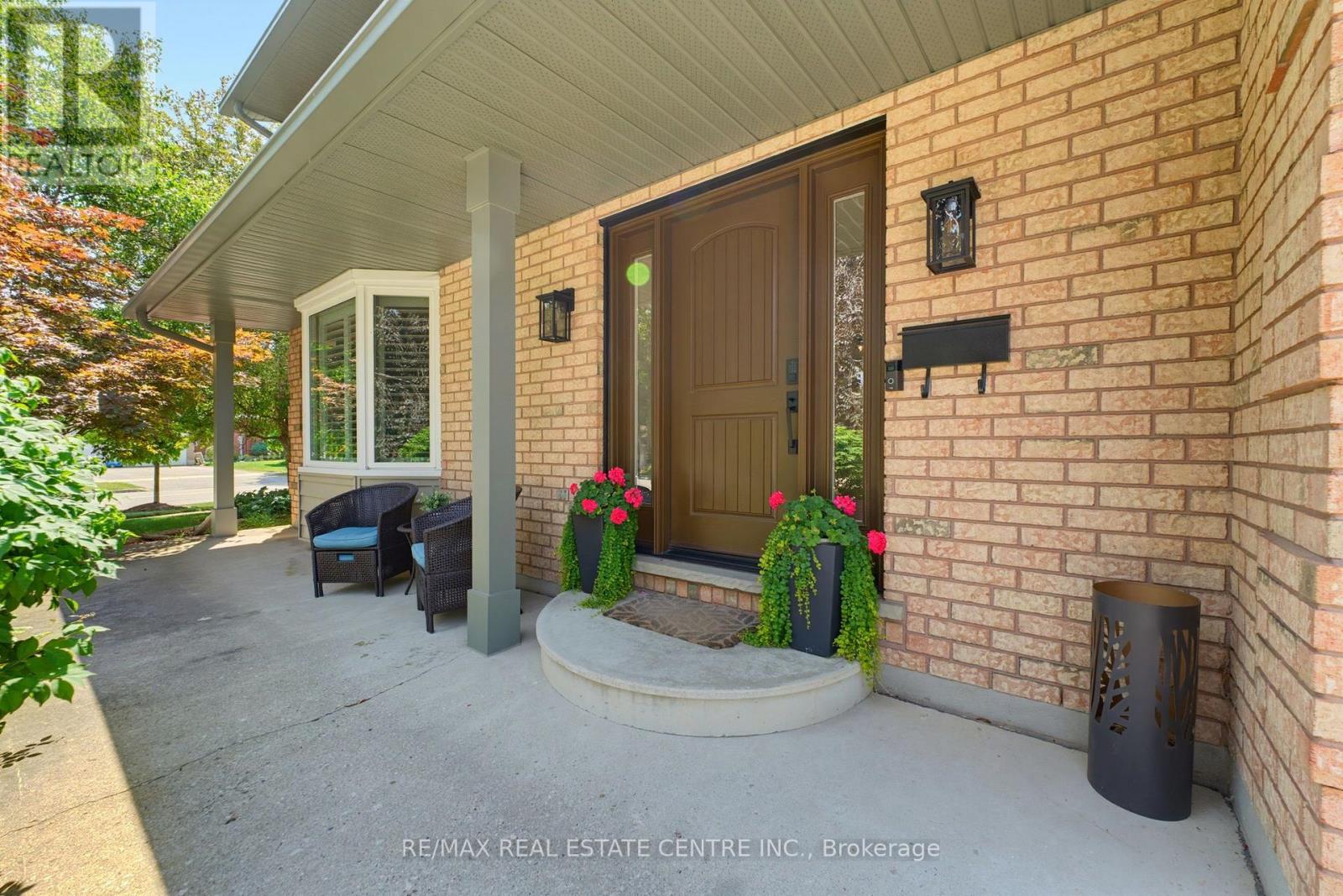 127 Michener Crescent, Kitchener, Ontario  N2A 3V3 - Photo 4 - X13631304