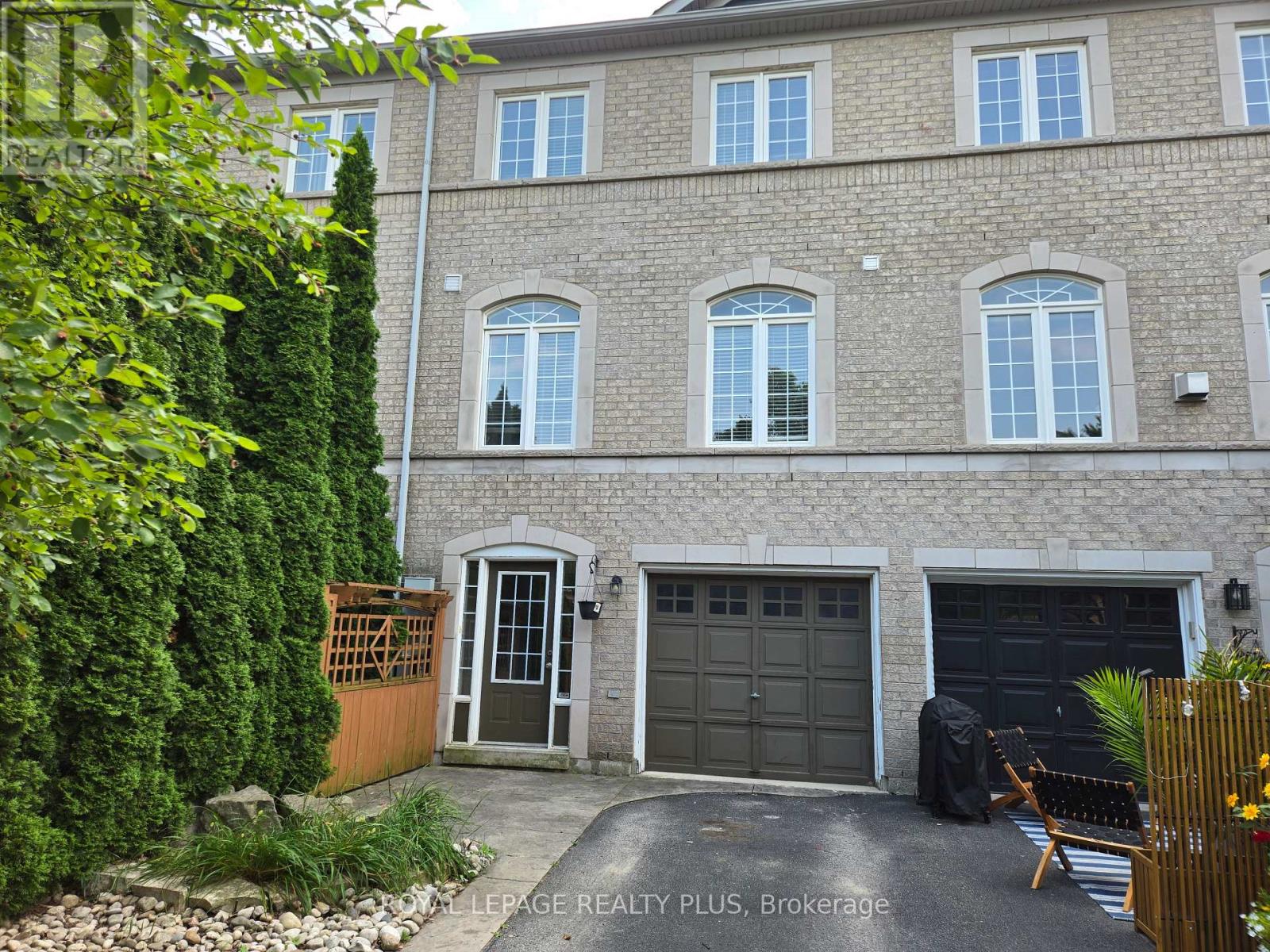 2333 SUTTON DRIVE, Burlington, Ontario