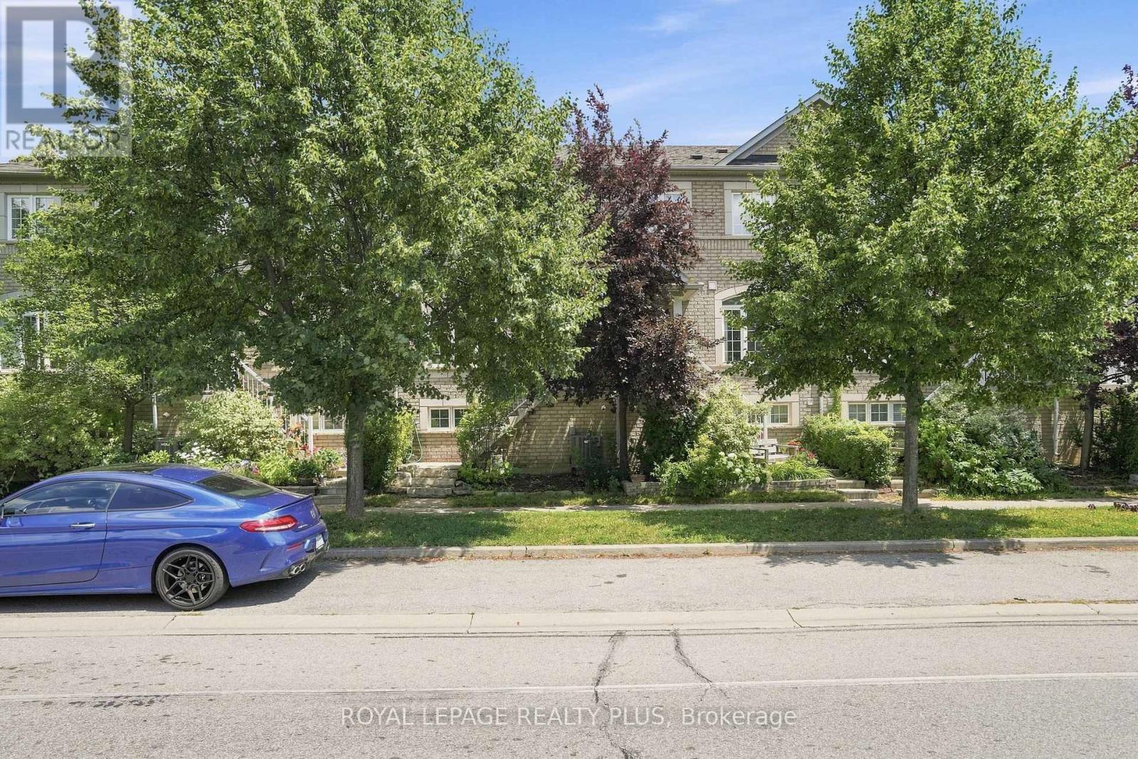 2333 Sutton Drive, Burlington, Ontario  L7L 6Y9 - Photo 5 - W13557874