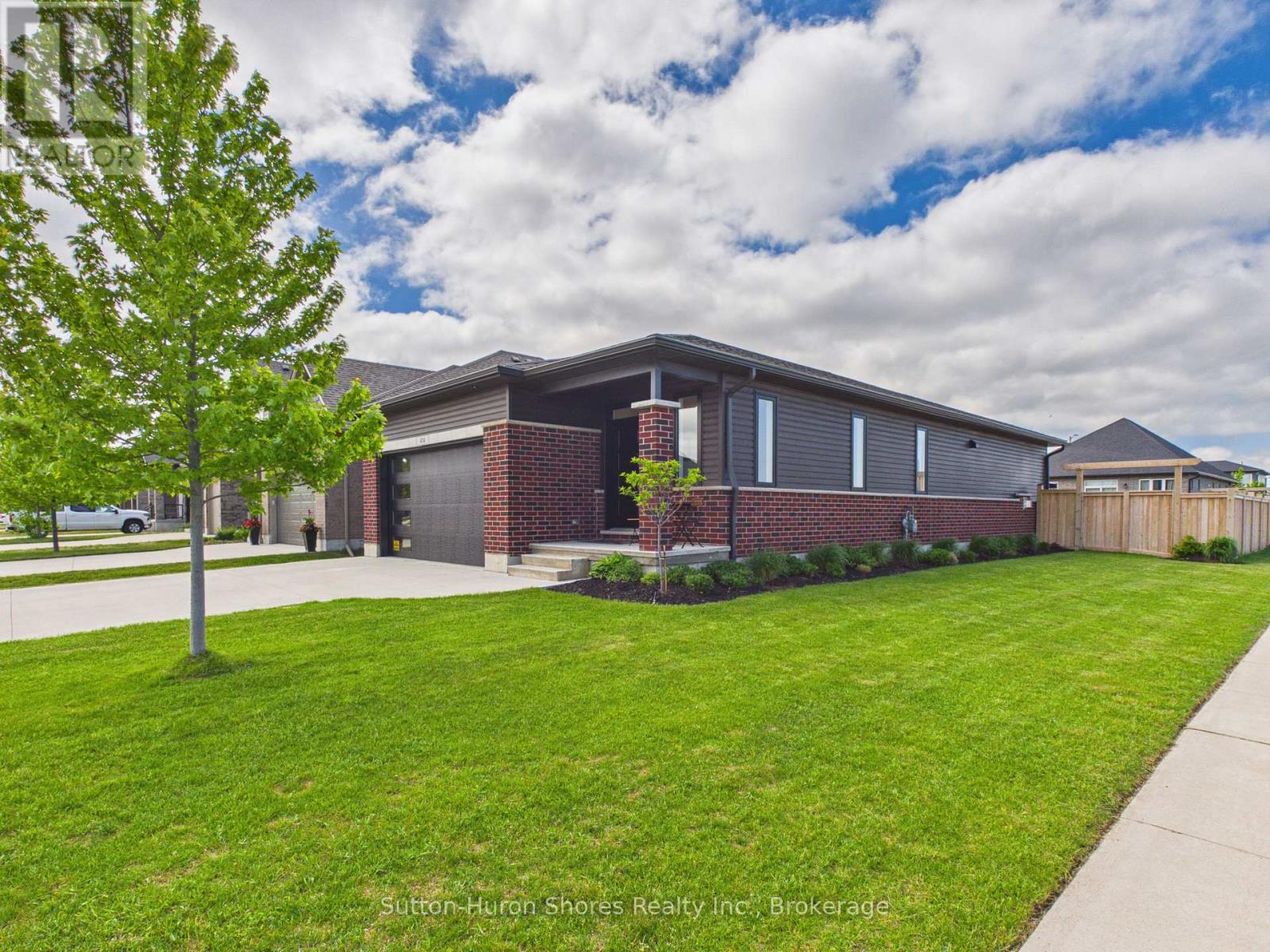 414 Mary Rose Avenue, Saugeen Shores, Ontario  N0H 2C3 - Photo 2 - X13412552
