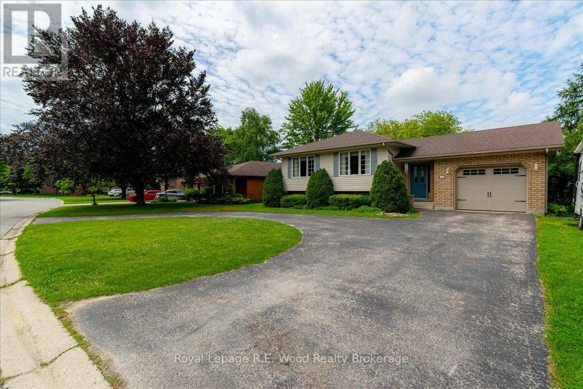 48 Allen Street, Tillsonburg, Ontario  N4G 4X8 - Photo 2 - X13631350
