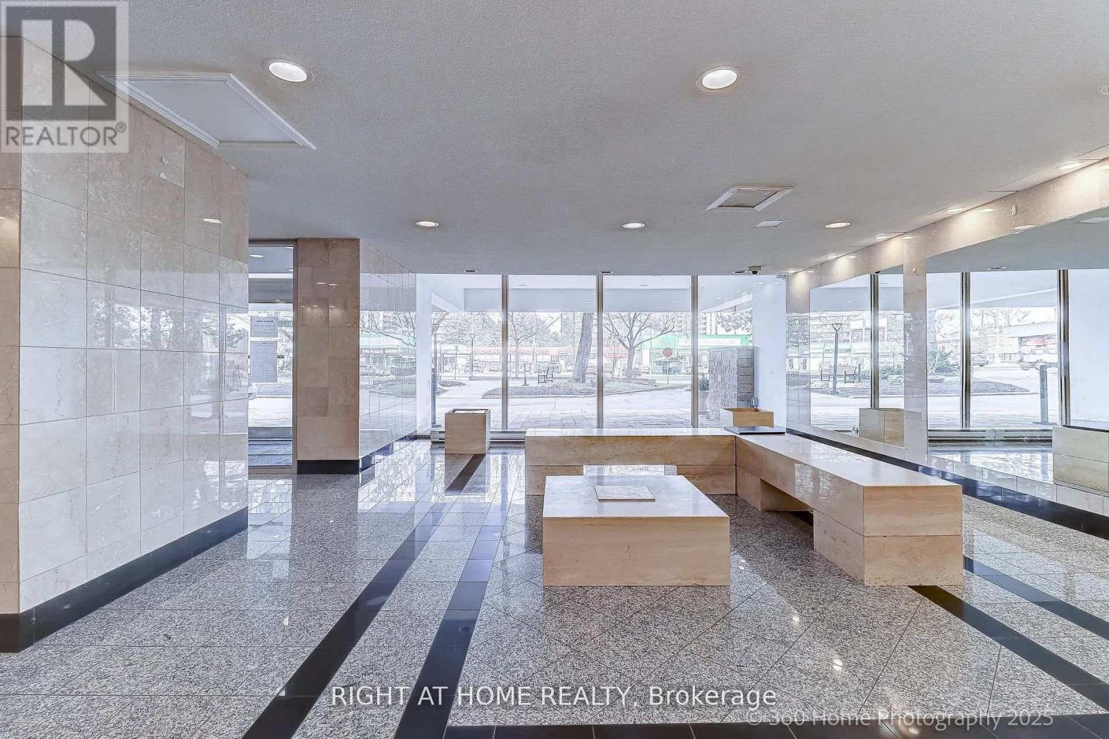 1107 - 1 Royal Orchard Boulevard, Markham, Ontario  L3T 3C2 - Photo 2 - N13631346
