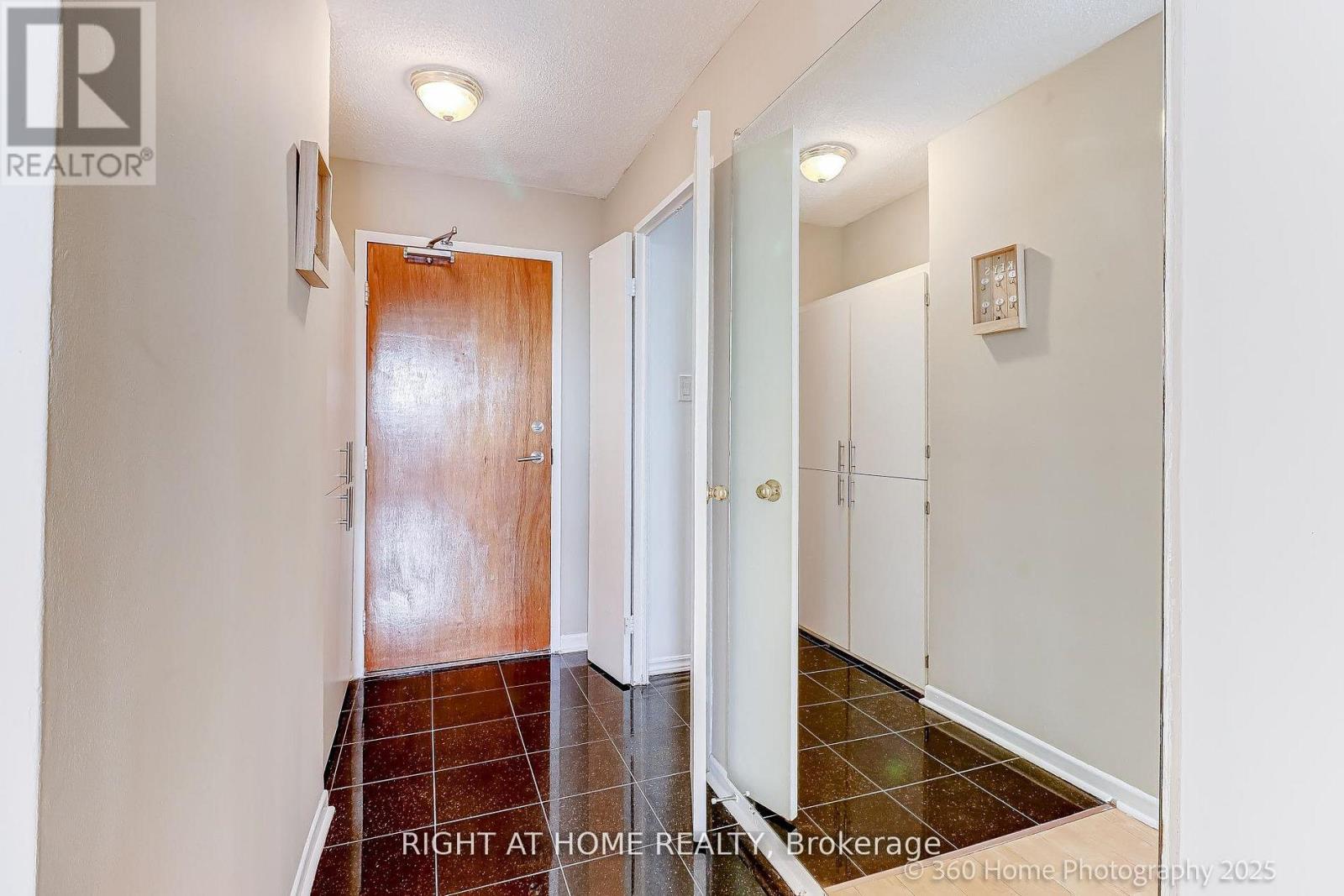 1107 - 1 Royal Orchard Boulevard, Markham, Ontario  L3T 3C2 - Photo 4 - N13631346