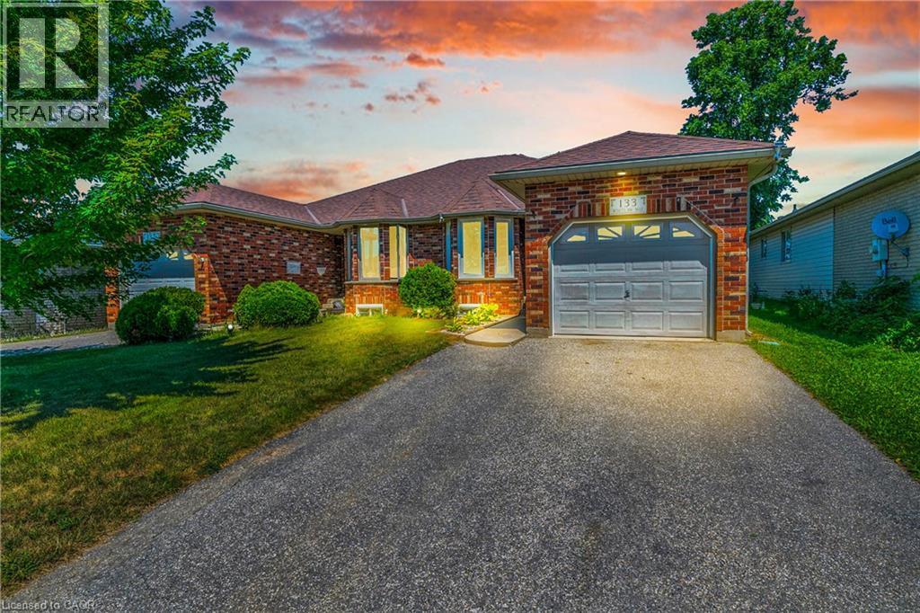 133 WHITLAW Way, Paris, Ontario