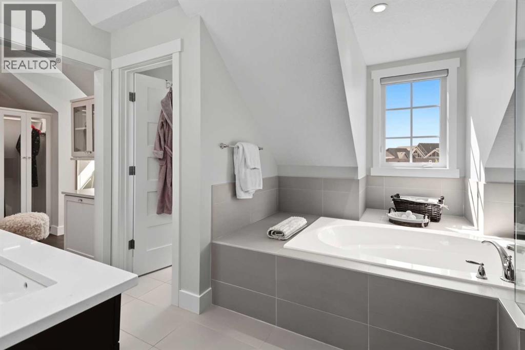 30 And 30g Victoria Cross Boulevard Sw, Calgary, Alberta  T3E 7V2 - Photo 25 - A2325228