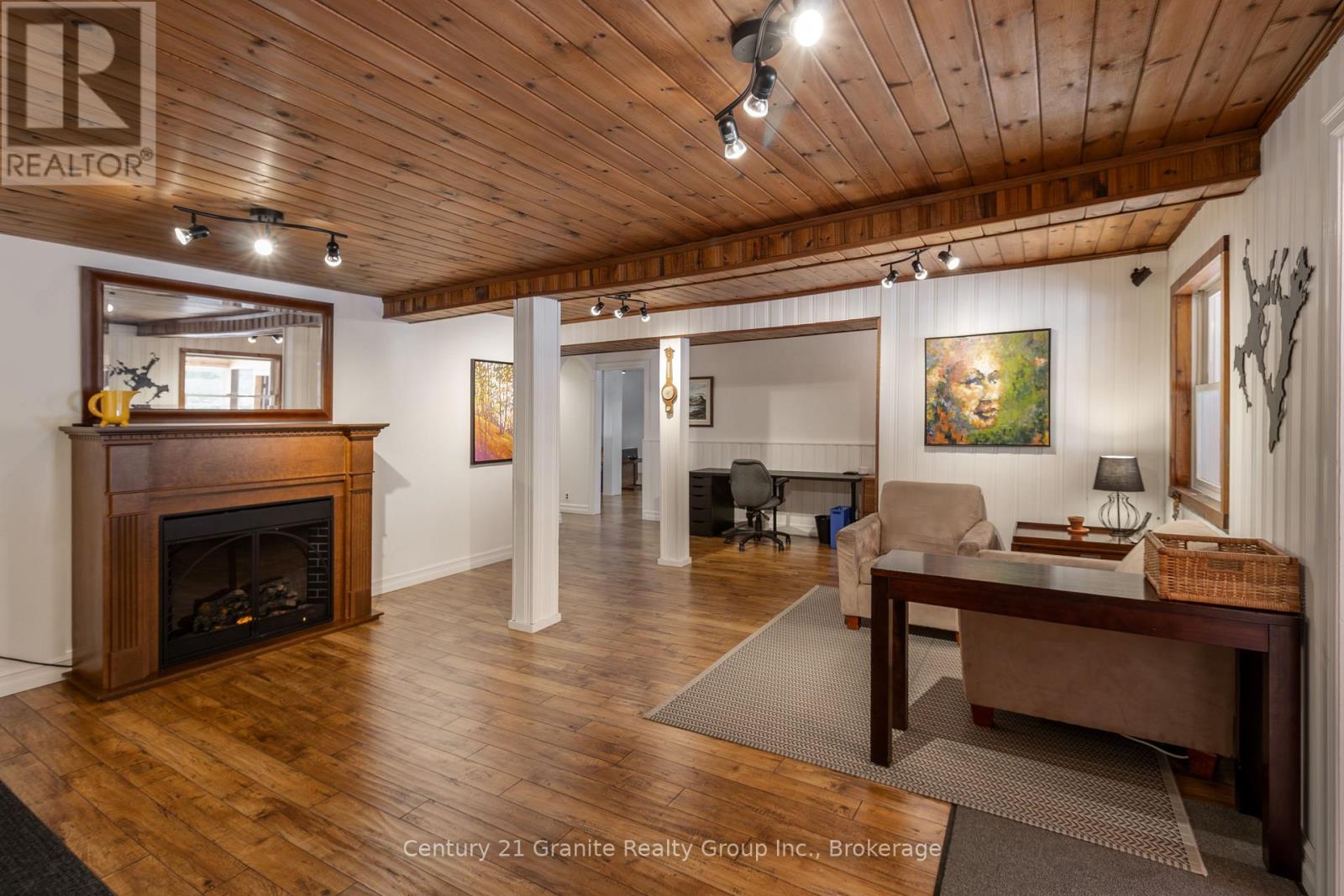 2029 Little Hawk Lake Road, Algonquin Highlands, Ontario  K0M 1S0 - Photo 16 - X12928426