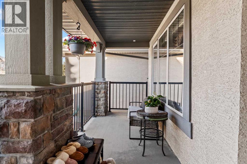 325 Discovery Ridge Way SW, Calgary, Alberta  T3H 5S8 - Photo 2 - A2315859