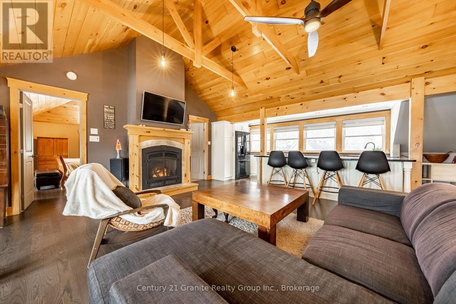 2029 Little Hawk Lake Road, Algonquin Highlands, Ontario  K0M 1S0 - Photo 26 - X12928418