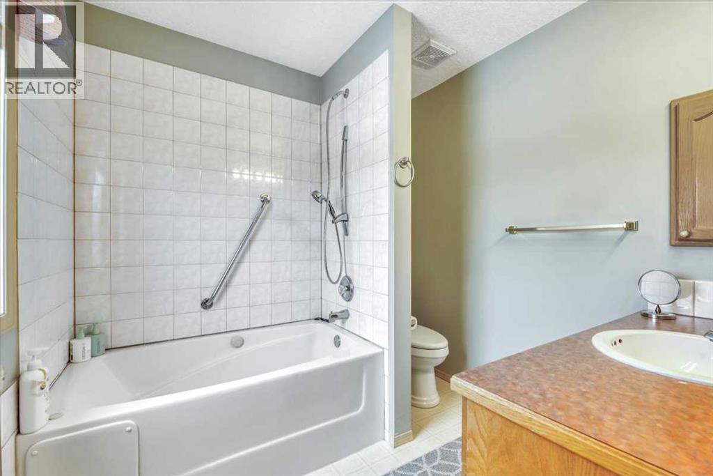 10 Valley Ridge Place NE, Diamond Valley, Alberta  T0L 0H0 - Photo 19 - A2296117