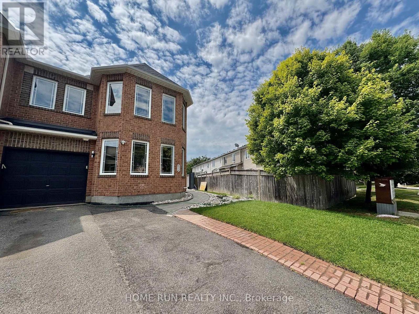 52 COLLINGTON STREET, Ottawa, Ontario