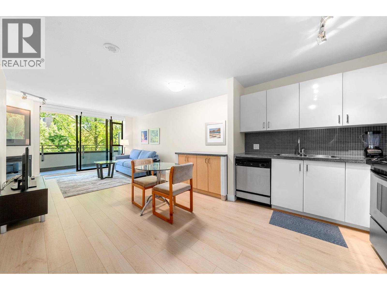 305 175 W 1st Street, North Vancouver, British Columbia  V7M 3N9 - Photo 2 - R3151920