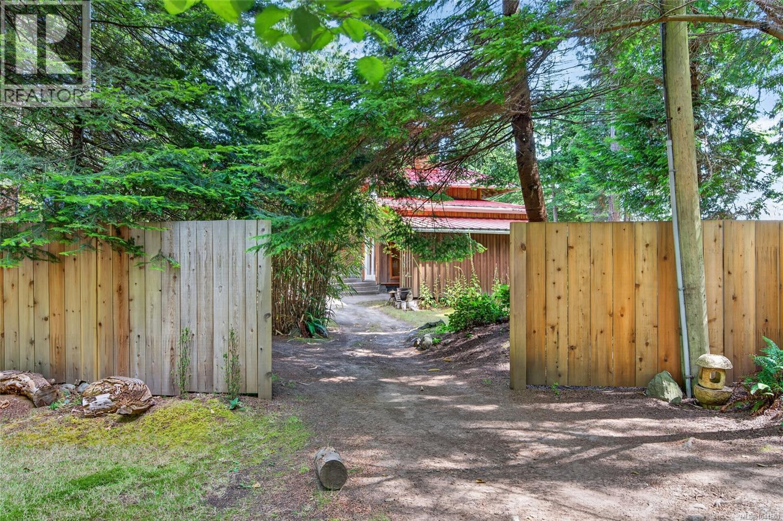 105 Island Park Dr, Galiano Island, British Columbia  V0N 1P0 - Photo 38 - 1044600