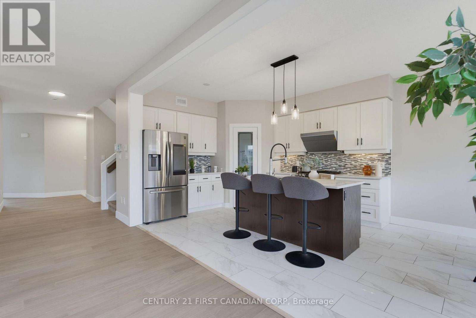 2023 Jubilee Drive, London North, Ontario  N6G 0H7 - Photo 13 - X13615582