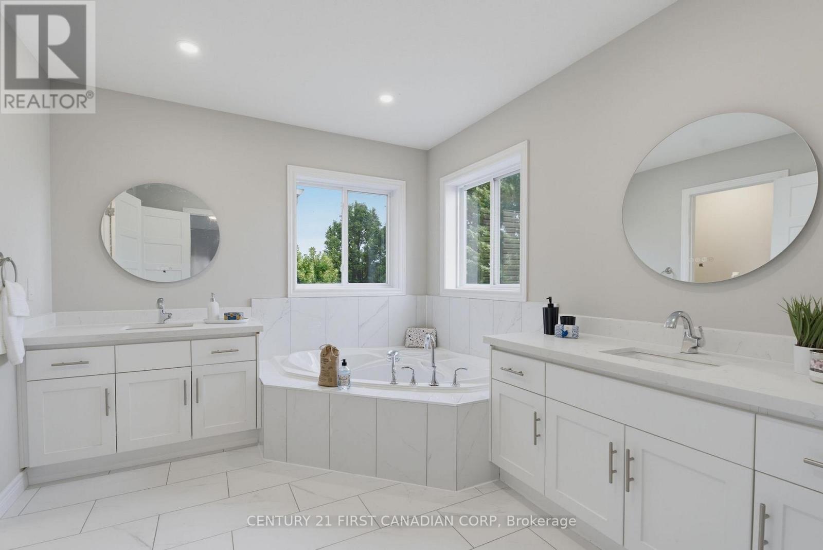 2023 Jubilee Drive, London North, Ontario  N6G 0H7 - Photo 22 - X13615582