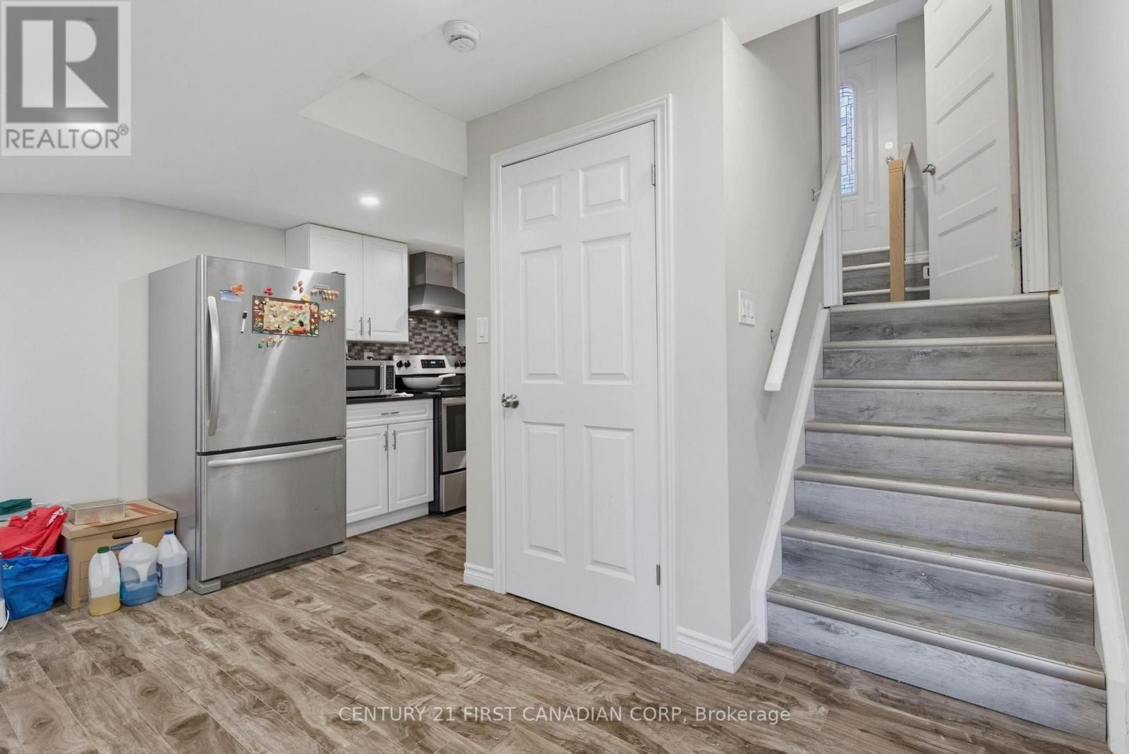 2023 Jubilee Drive, London North, Ontario  N6G 0H7 - Photo 35 - X13615582