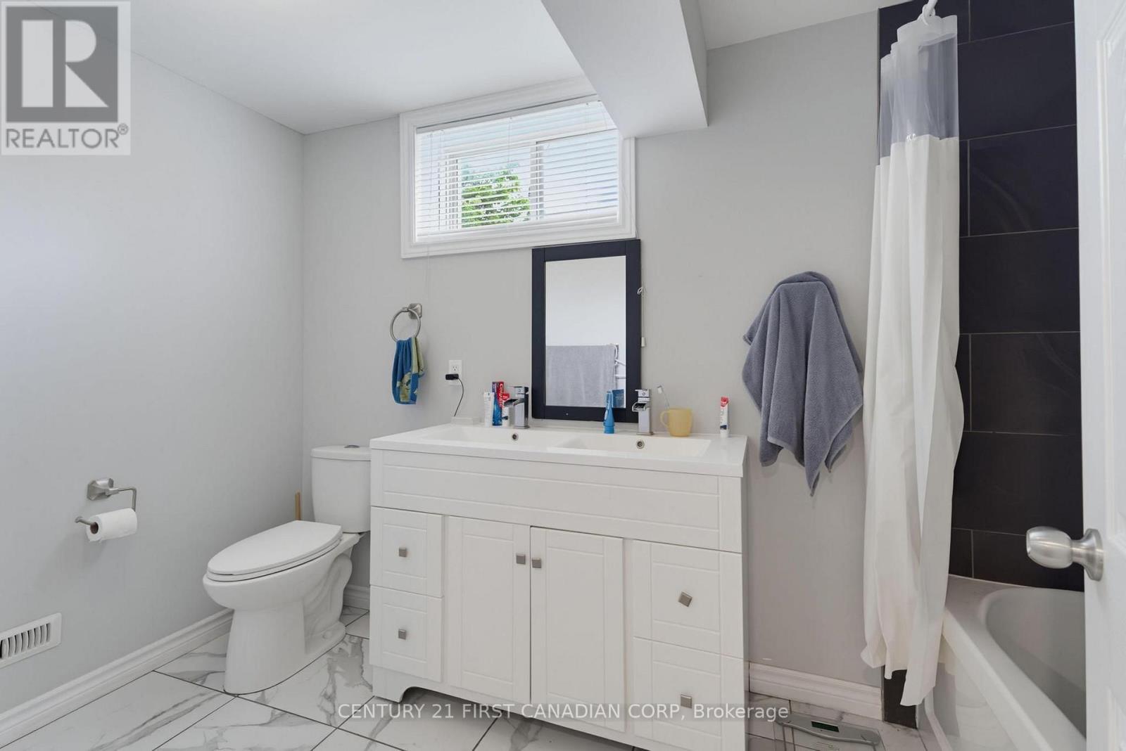 2023 Jubilee Drive, London North, Ontario  N6G 0H7 - Photo 42 - X13615582