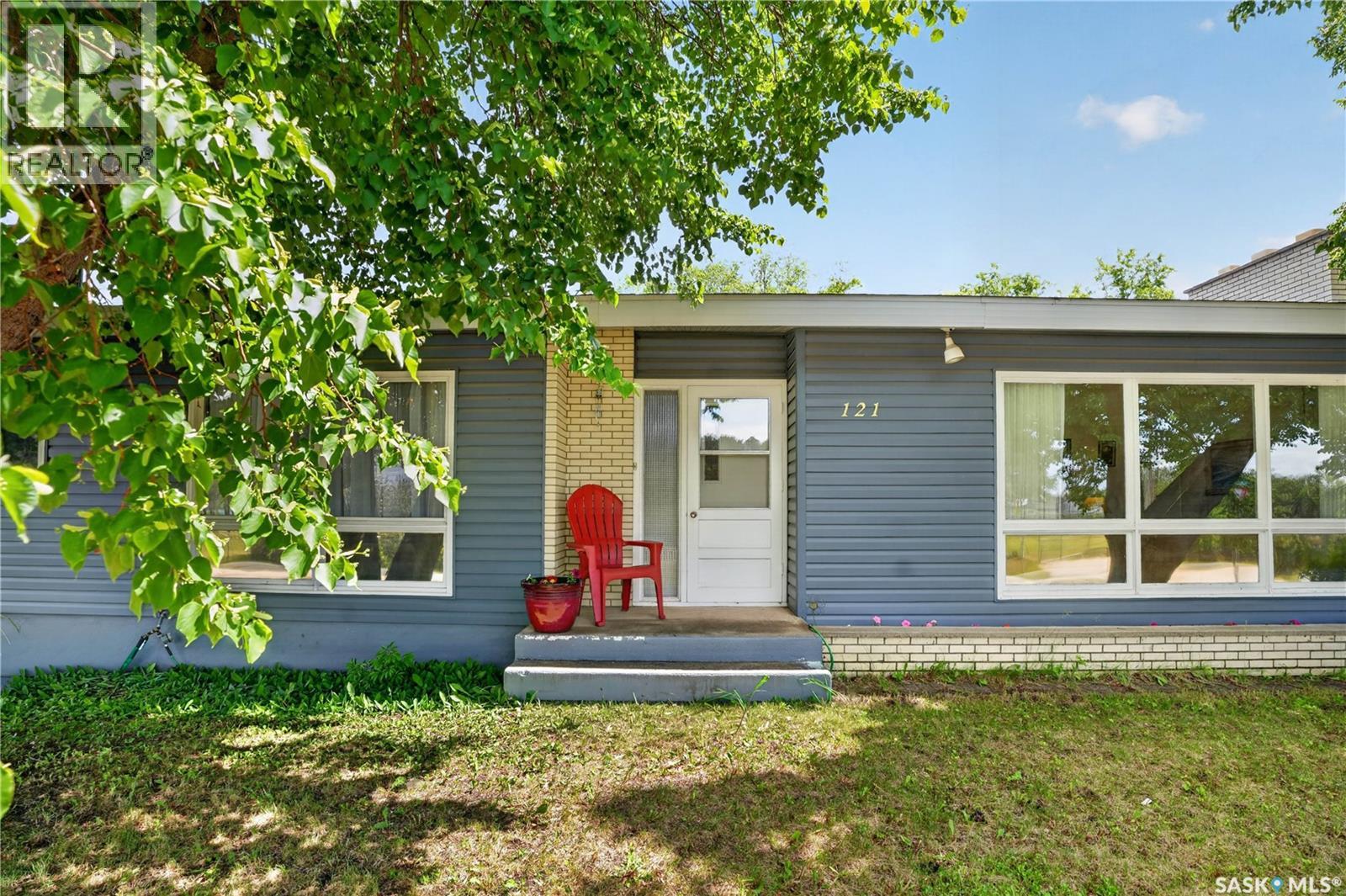 121 4th Street E, Nipawin, Saskatchewan  S0E 1E0 - Photo 7 - SK040613