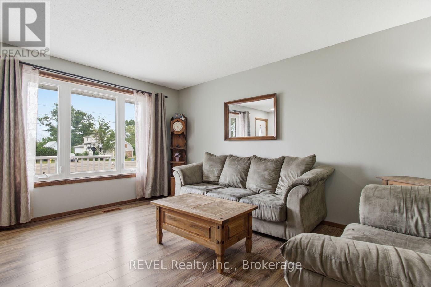 2203 Stevensville Road, Fort Erie, Ontario  L0S 1S0 - Photo 3 - X13631466