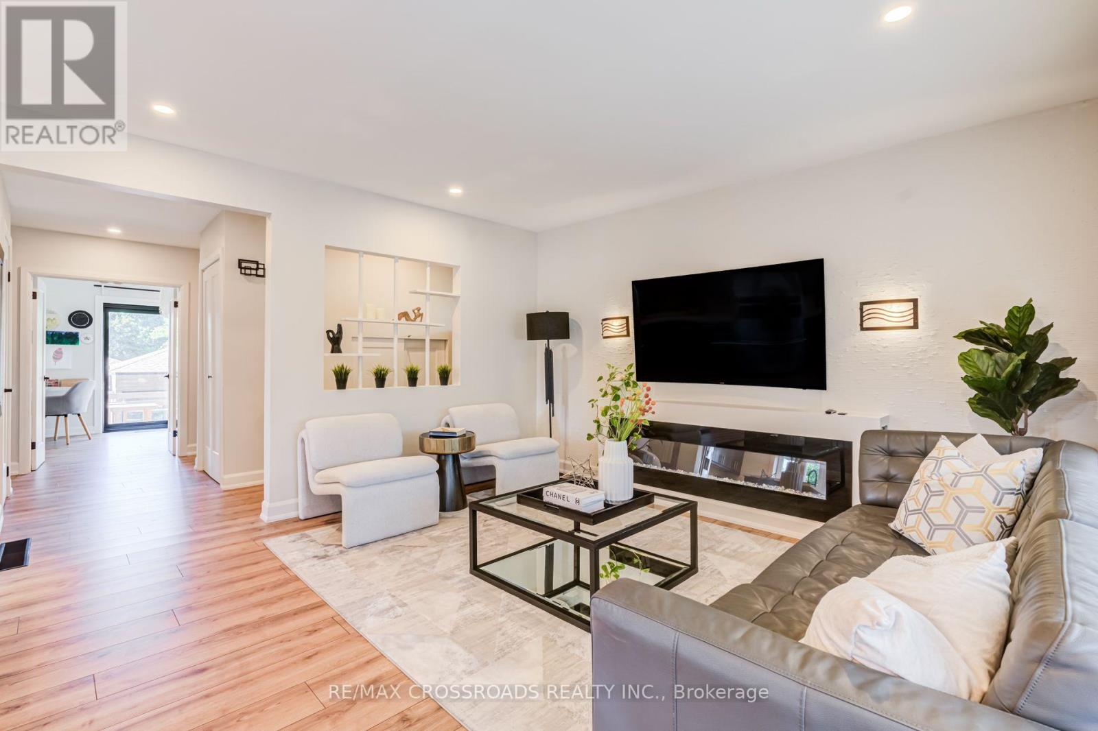 49 Clementine Square, Toronto, Ontario  M1G 2V9 - Photo 7 - E13631472