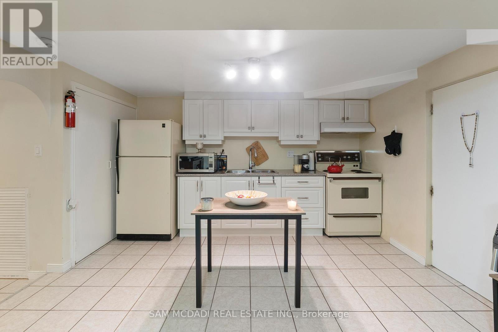 4260 Shelby Crescent, Mississauga, Ontario L4W 3N5 - Photo 33 - W13232704