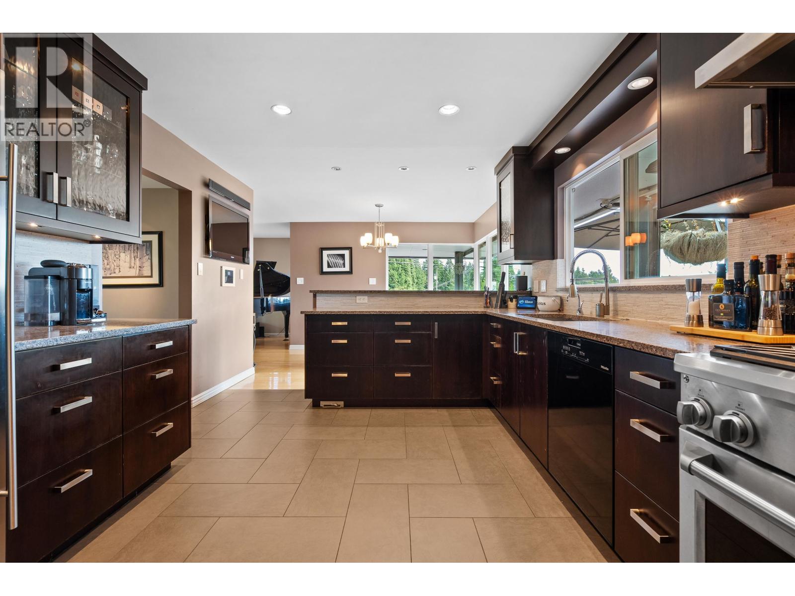 3883 Delbrook Avenue, North Vancouver, British Columbia  V7N 3Z7 - Photo 12 - R3151916