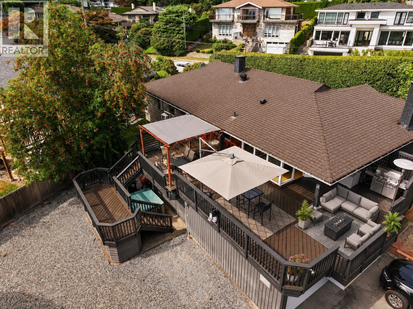 3883 Delbrook Avenue, North Vancouver, British Columbia  V7N 3Z7 - Photo 2 - R3151916