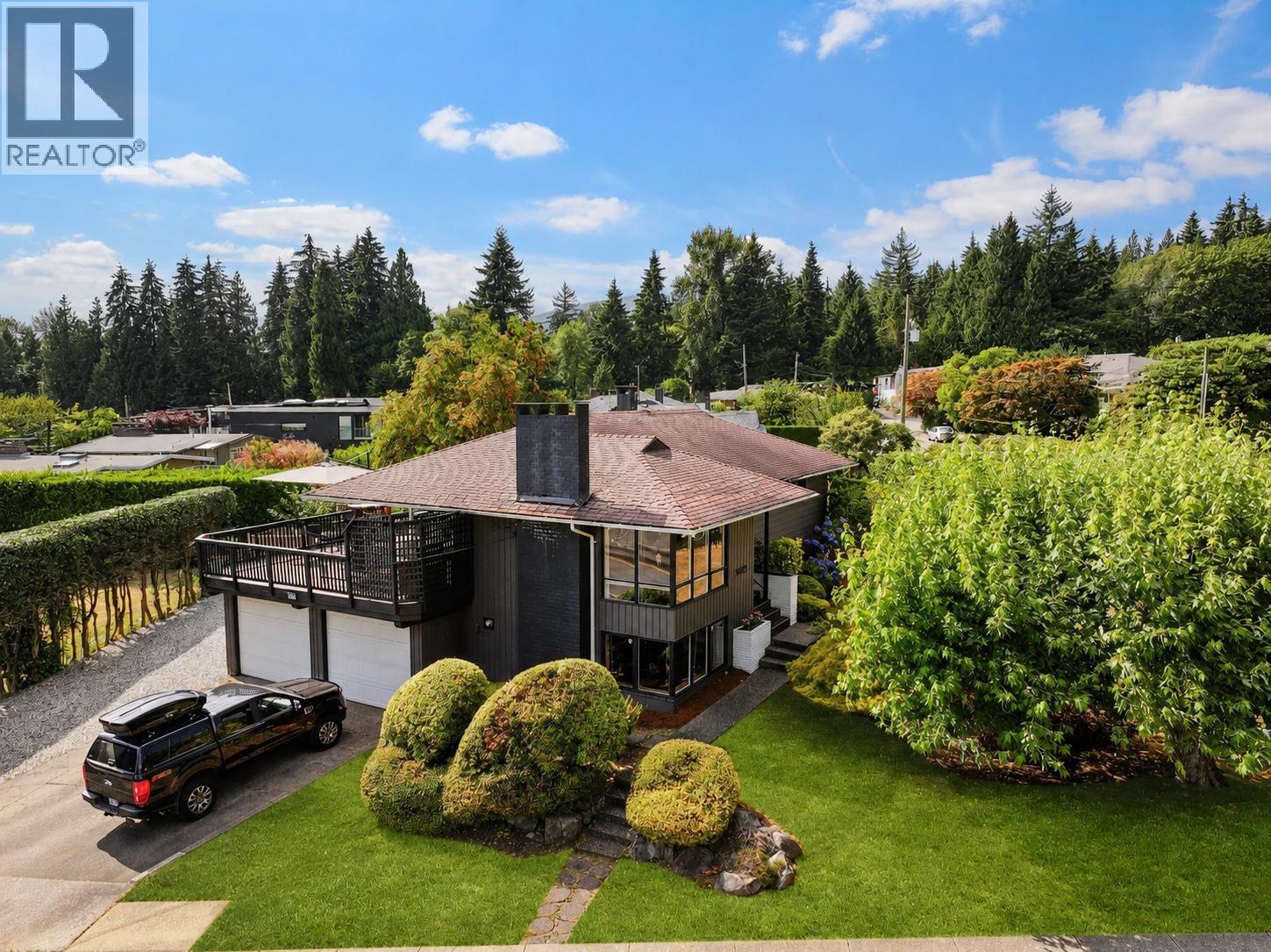 3883 DELBROOK AVENUE, North Vancouver, British Columbia