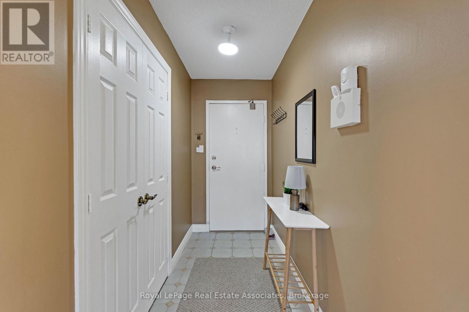 912 - 50 Elm Drive E, Mississauga, Ontario L5A 3X2 - Photo 3 - W13625736