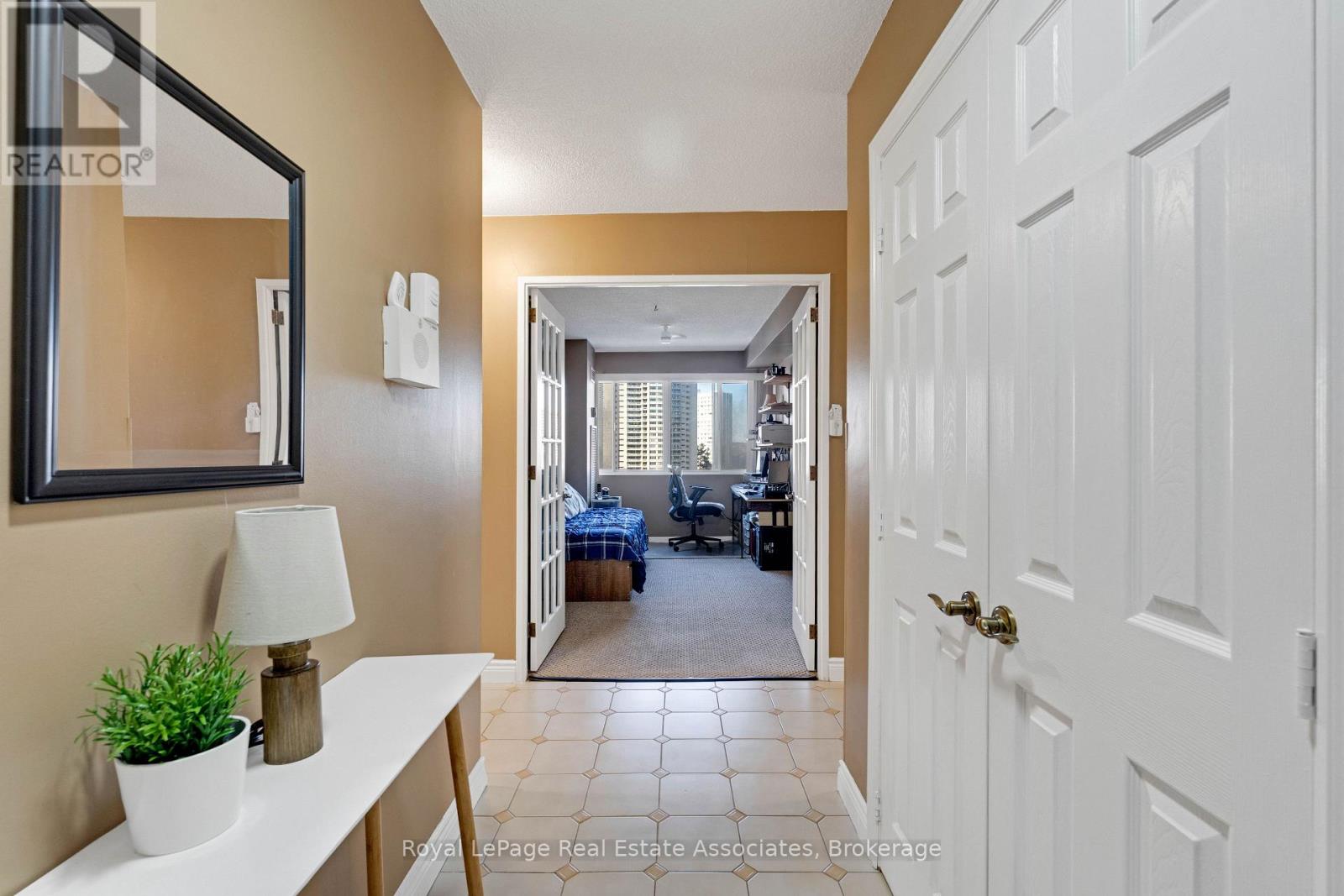 912 - 50 Elm Drive E, Mississauga, Ontario L5A 3X2 - Photo 4 - W13625736