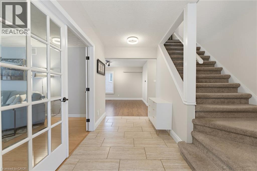 127 Michener Crescent, Kitchener, Ontario  N2A 3V3 - Photo 6 - 40852838