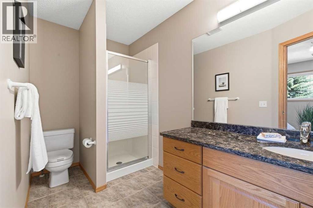 545 Rocky Ridge Bay NW, Calgary, Alberta  T3G 4E7 - Photo 24 - A2308309