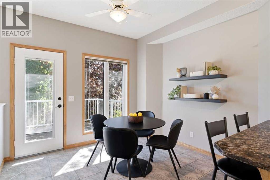 545 Rocky Ridge Bay NW, Calgary, Alberta  T3G 4E7 - Photo 12 - A2308309