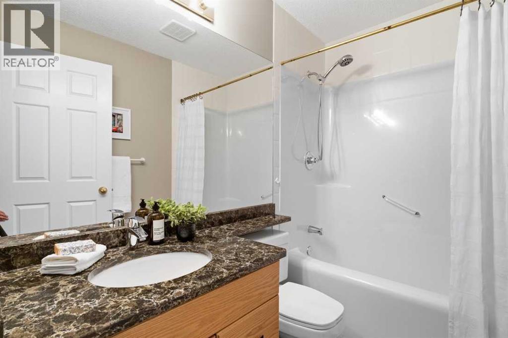 545 Rocky Ridge Bay NW, Calgary, Alberta  T3G 4E7 - Photo 34 - A2308309