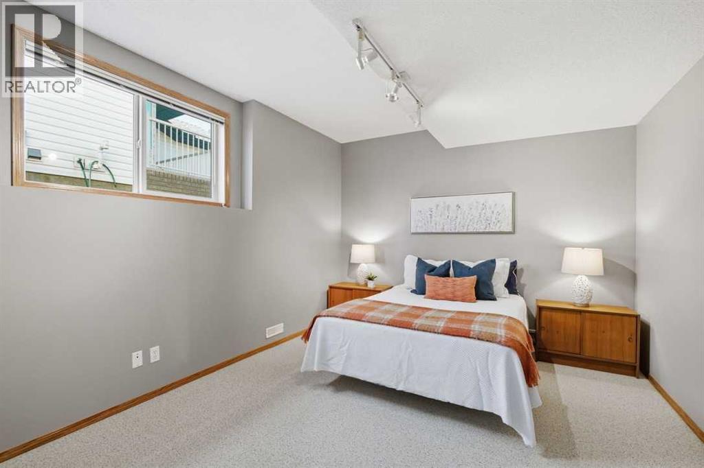 545 Rocky Ridge Bay NW, Calgary, Alberta  T3G 4E7 - Photo 30 - A2308309