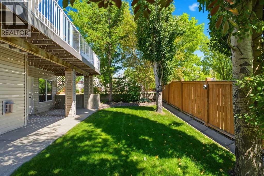 545 Rocky Ridge Bay NW, Calgary, Alberta  T3G 4E7 - Photo 39 - A2308309
