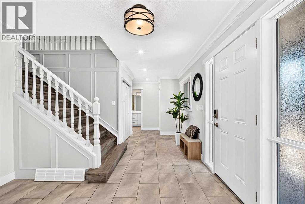 884 East Chestermere Drive, Chestermere, Alberta  T1X 1A7 - Photo 5 - A2326707