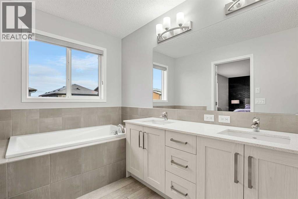 1020 Chinook Gate Heath SW, Airdrie, Alberta  T4B 5C9 - Photo 25 - A2330789