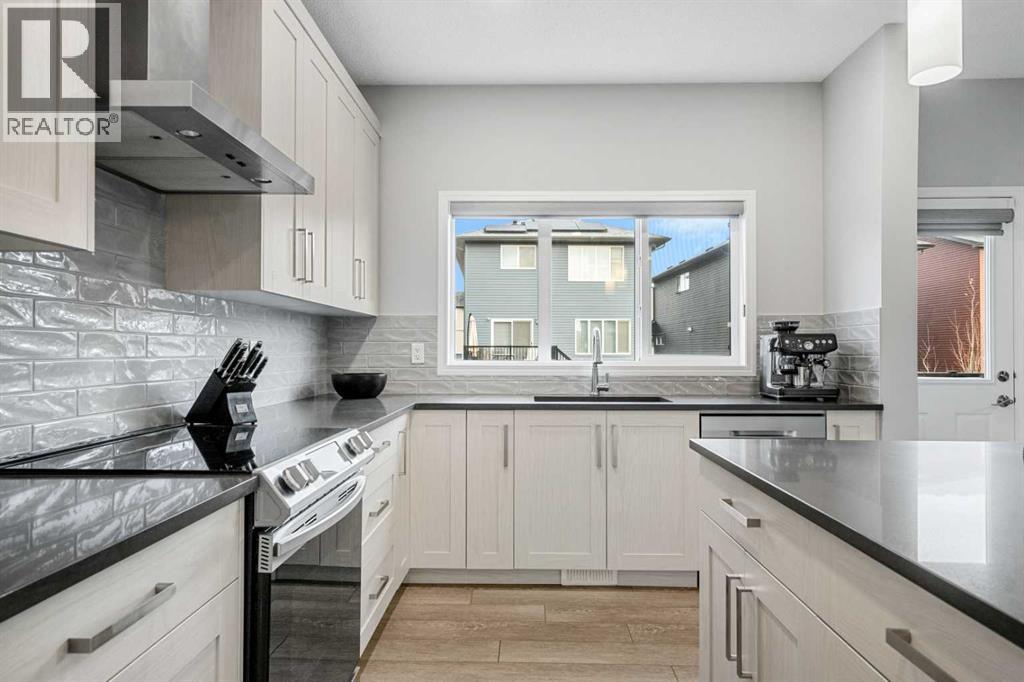 1020 Chinook Gate Heath SW, Airdrie, Alberta  T4B 5C9 - Photo 4 - A2330789