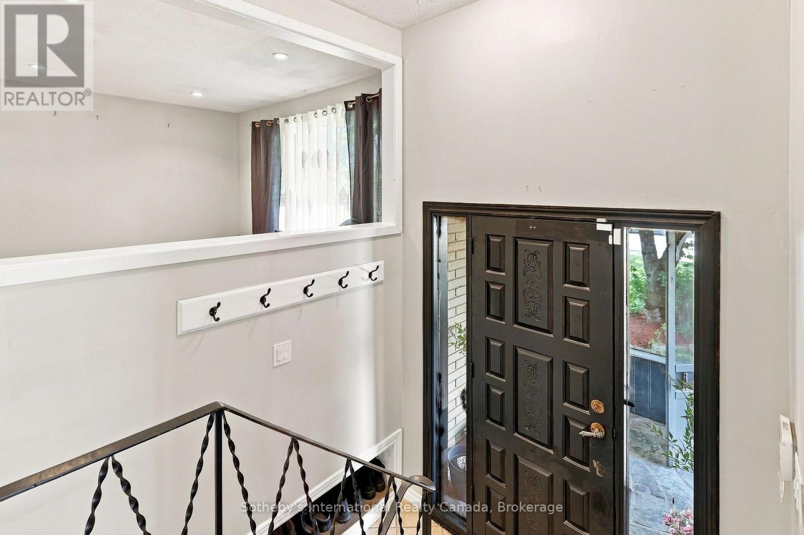 3 Dickson Road, Collingwood, Ontario  L9Y 2X2 - Photo 4 - S13631530