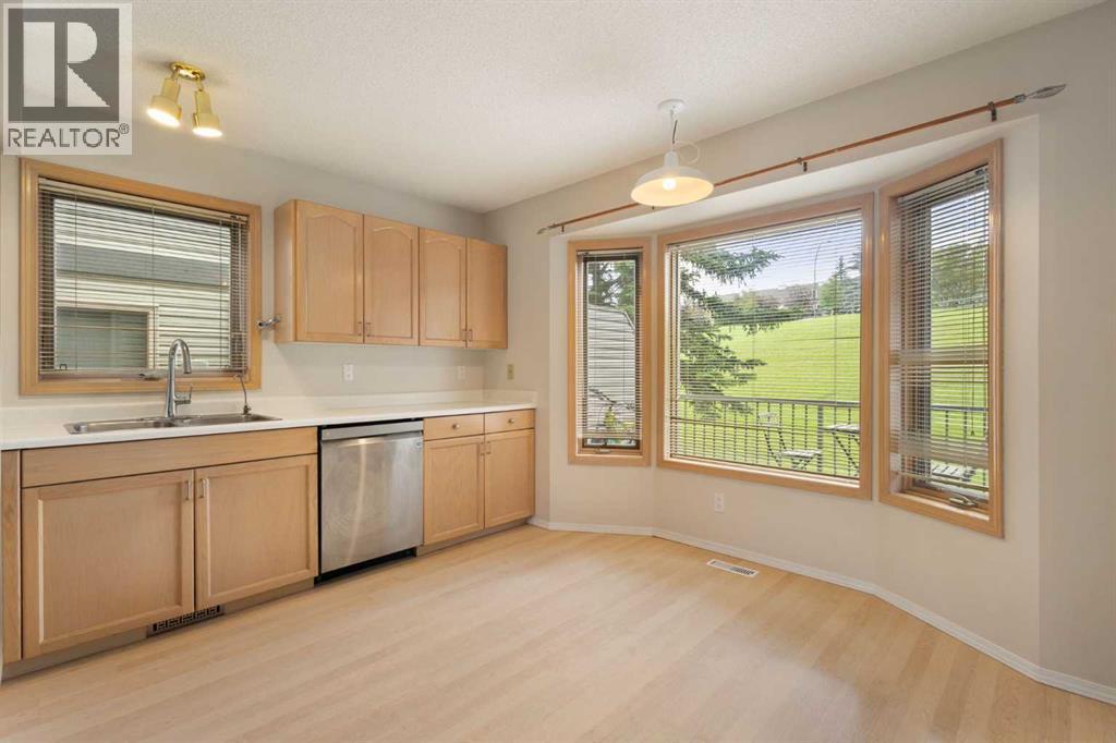 17 Patina Park SW, Calgary, Alberta  T3H 3E1 - Photo 11 - A2327853
