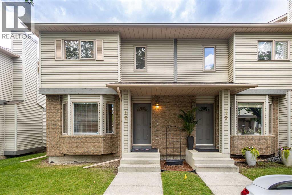 17 Patina Park SW, Calgary, Alberta  T3H 3E1 - Photo 4 - A2327853