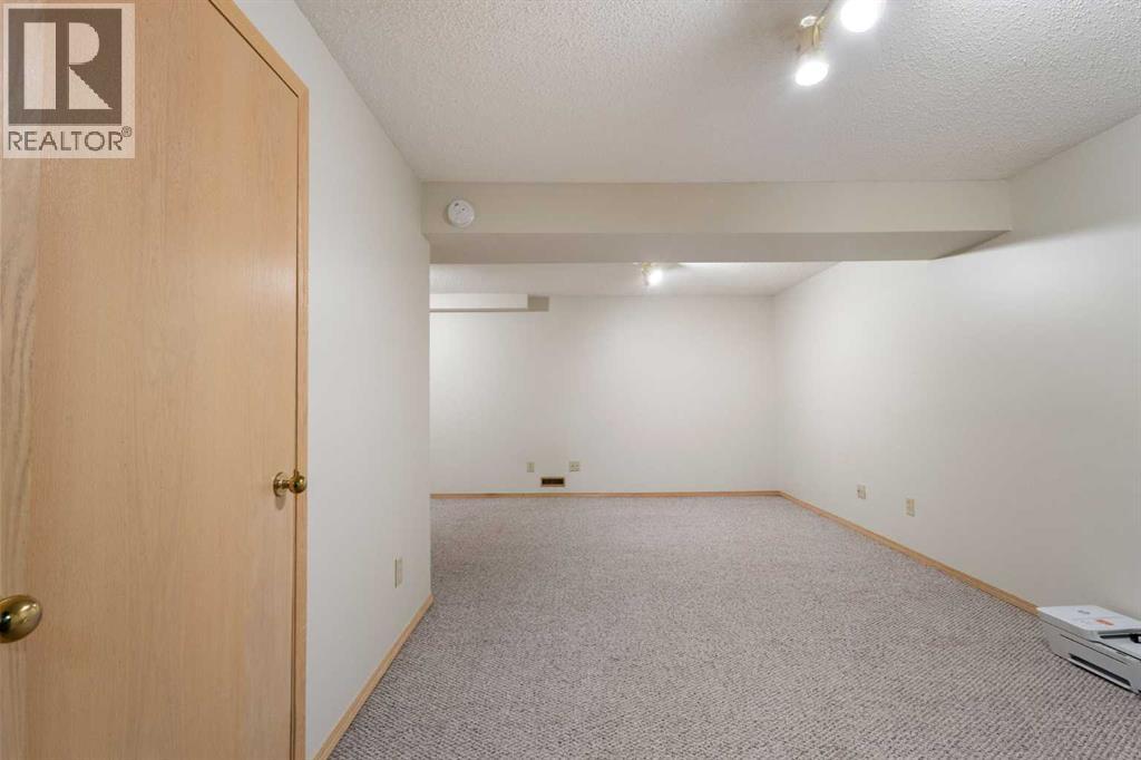 17 Patina Park SW, Calgary, Alberta  T3H 3E1 - Photo 31 - A2327853