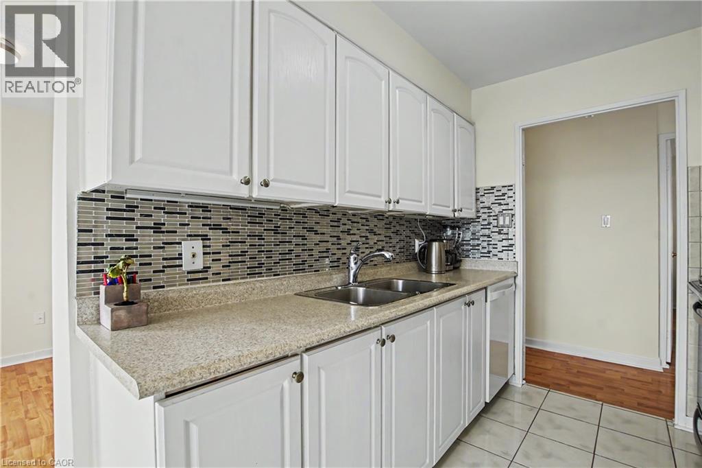 1580 Mississauga Valley Boulevard Unit# 1102, Mississauga, Ontario  L5A 3T8 - Photo 11 - 40851685