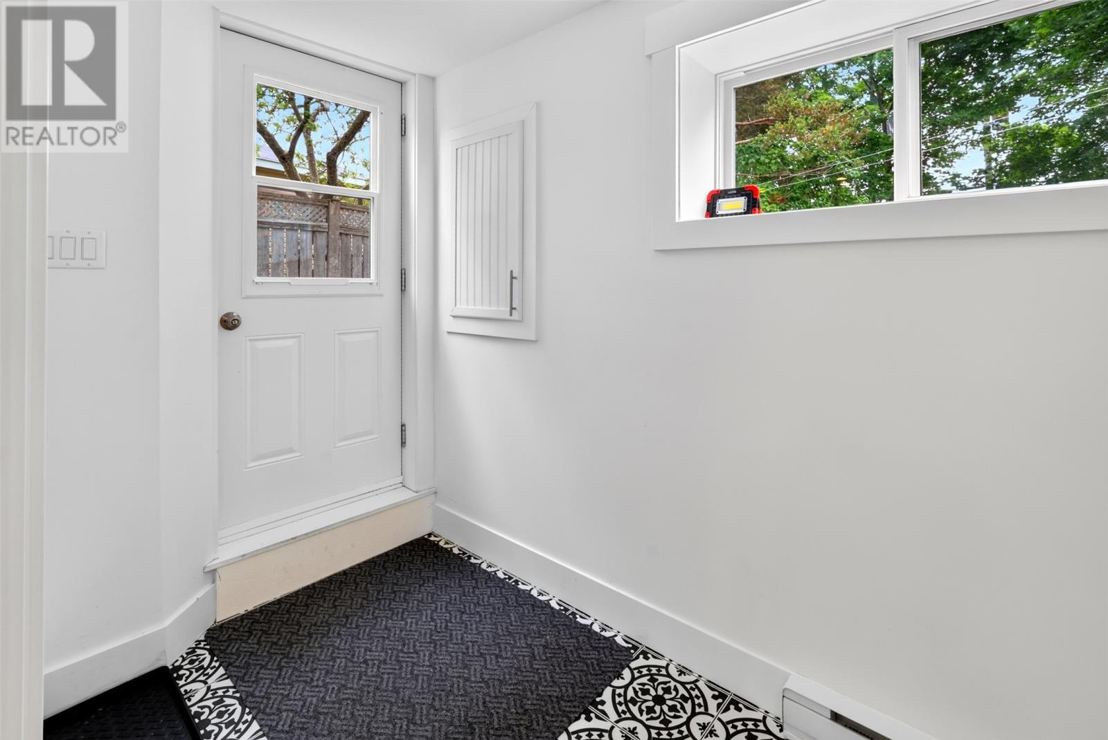 Photo 33