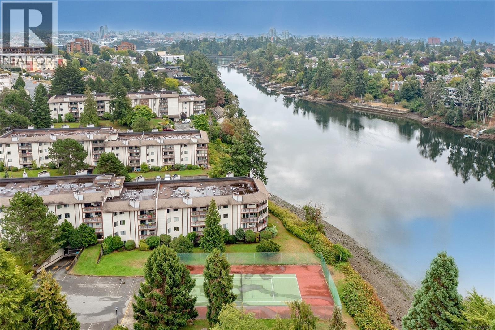 310 73 Gorge Rd W, Saanich, British Columbia