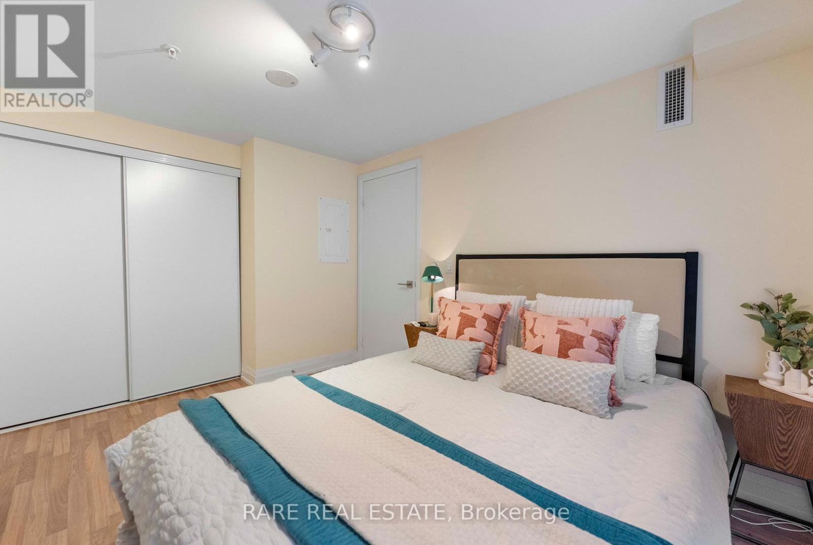 E113 - 555 Wilson Avenue, Toronto, Ontario  M3H 0C5 - Photo 21 - C13631558