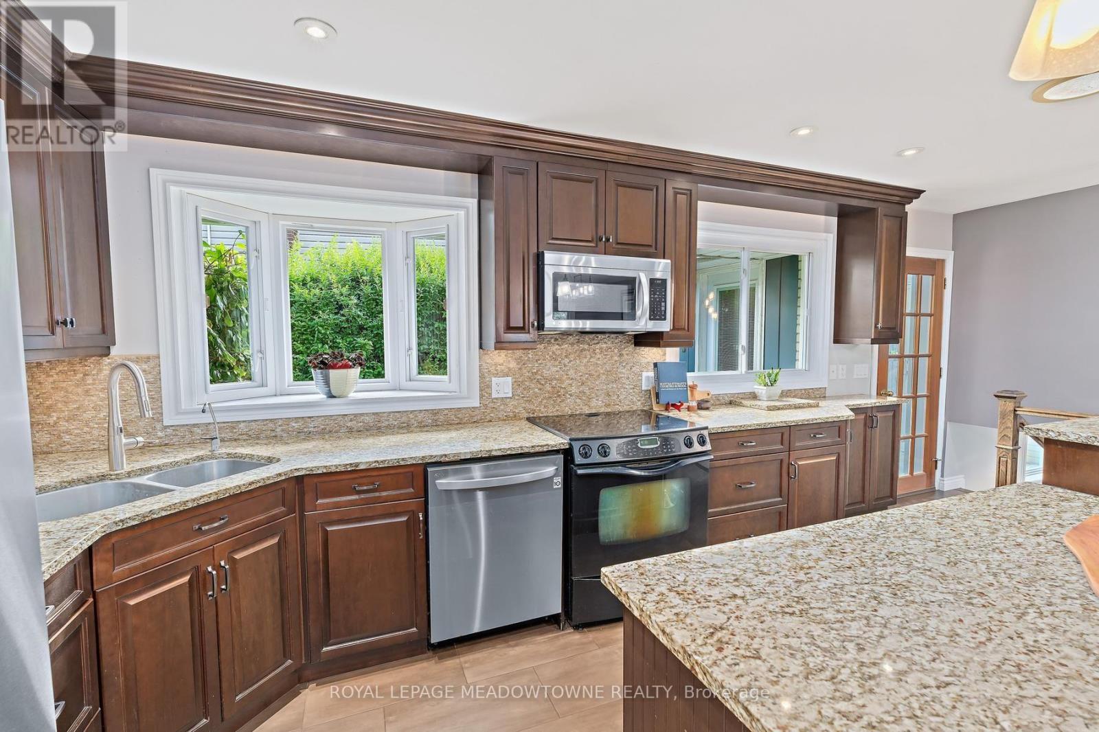 33 Fagan Drive, Halton Hills, Ontario  L7G 4P4 - Photo 13 - W13628882