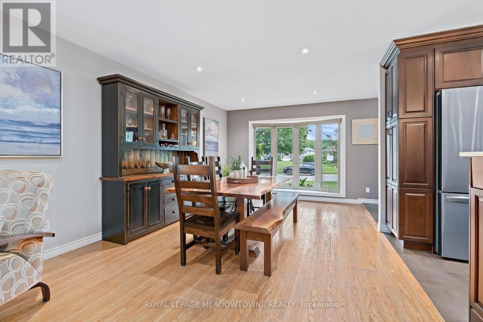 33 Fagan Drive, Halton Hills, Ontario  L7G 4P4 - Photo 5 - W13628882