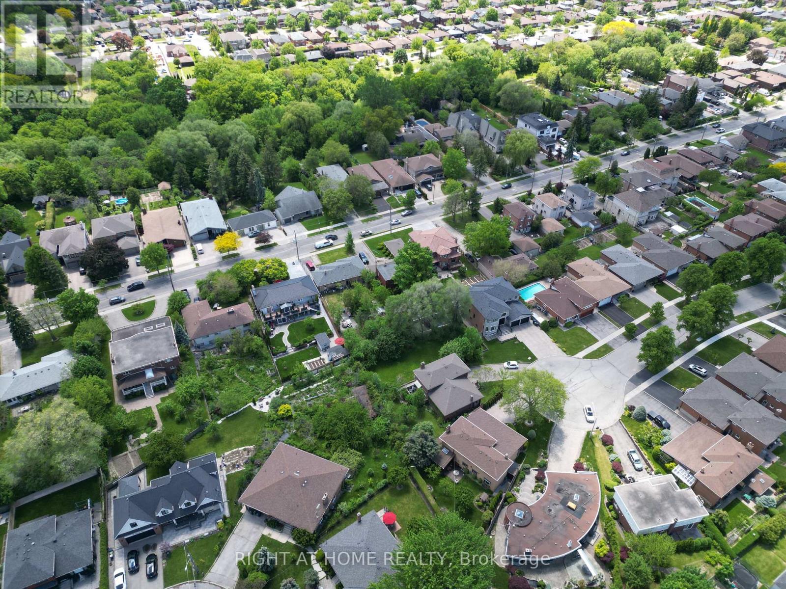 362 Maple Leaf Drive, Toronto, Ontario  M6L 1P4 - Photo 10 - W13631594